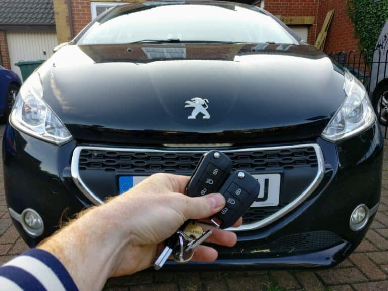 Peugeot car locksmith